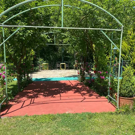 Lantgård Sarikonaklar Garden Village Ağva