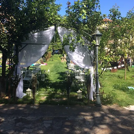 Lantgård Sarikonaklar Garden Village