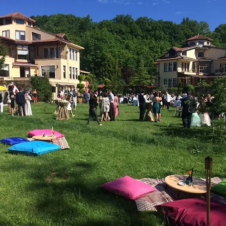 Sarikonaklar Garden Village Lantgård