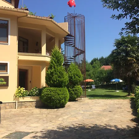 Sarikonaklar Garden Village Lantgård